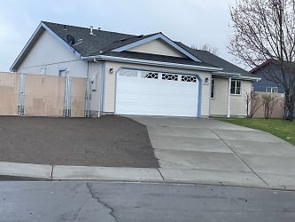 3932 Francine Ct - White City, OR