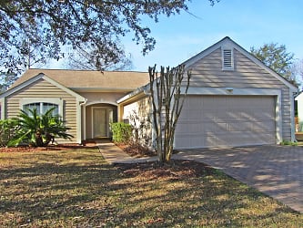 108 Commodore Dupont St - Bluffton, SC