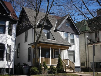 2724 N Murray Ave unit 2724-Lower - Milwaukee, WI