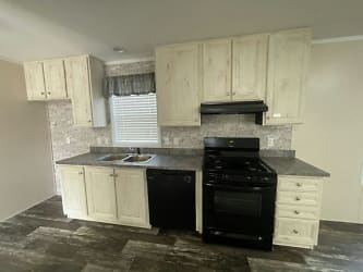 4 Rustic Pkwy #102 - Madison, WI