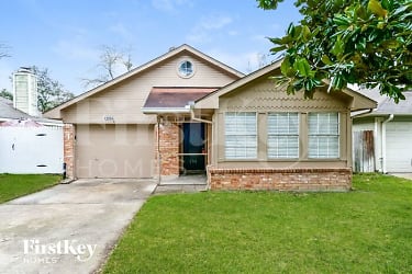 12006 Westlock Dr - Tomball, TX