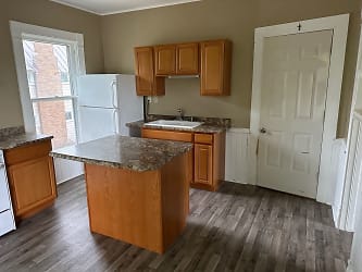 1402 East Ave unit 3 - Stevens Point, WI