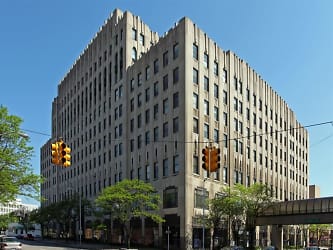 The Kahn Apartments - Detroit, MI
