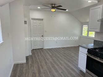 1025 South Victoria Avenue Unit B - undefined, undefined