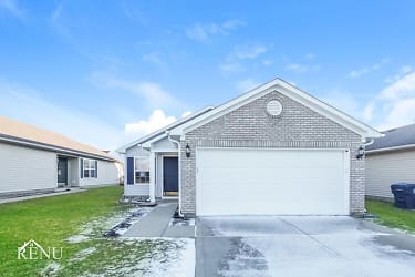 5205 Sweet River Way - Indianapolis, IN