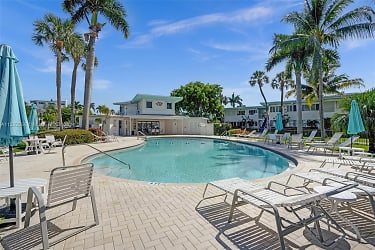 180 Isle of Venice Dr #121 - Fort Lauderdale, FL