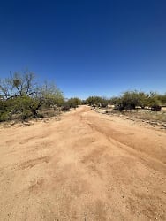 6873 W Pima Mine Rd - Sahuarita, AZ
