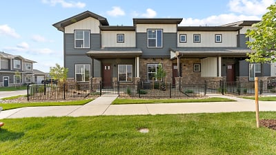 822 Mangold Ln - Fort Collins, CO