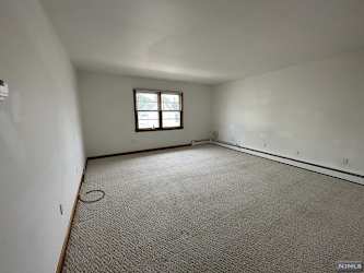 285 Livingston Ave #2ND - Lyndhurst, NJ