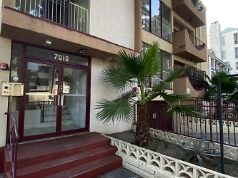 7010 Lanewood Ave LLC Apartments - Los Angeles, CA