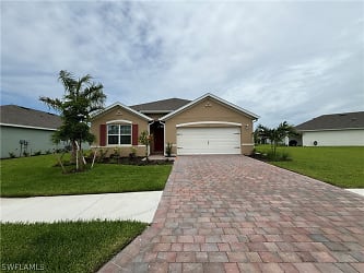 20383 Camino Torcido Lp - North Fort Myers, FL