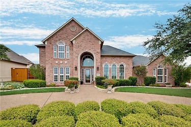 5721 Yeary Rd - Plano, TX
