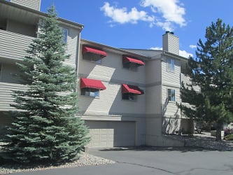 Country Homes Court Apts Apartments - Spokane, WA
