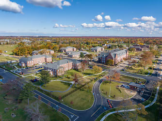 The Belmont At Eastview Apartments - Central Islip, NY
