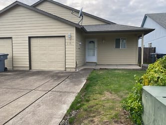 1725 Trudell Ct SE - Albany, OR