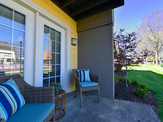 District At Hurstbourne Apartments - Louisville, KY