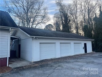 504 33rd St SW - Hickory, NC