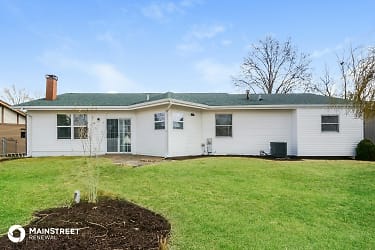3 Greenfield Ct - St Charles, MO