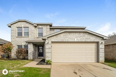 7945 Meadow View Trail - Fort Worth, TX
