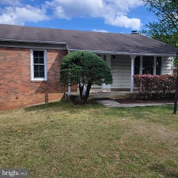 1304 Wendover Ct - District Heights, MD