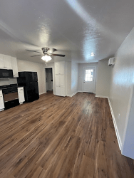 604 S Montgomery St unit A - Gilmer, TX