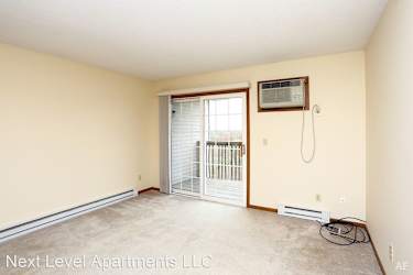 208 S J St Apartments - Indianola, IA
