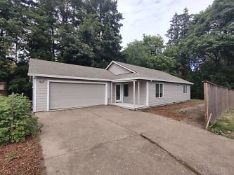 865 SE Roberts Ct - Mcminnville, OR