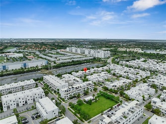 10400 NW 63rd Terrace - Doral, FL