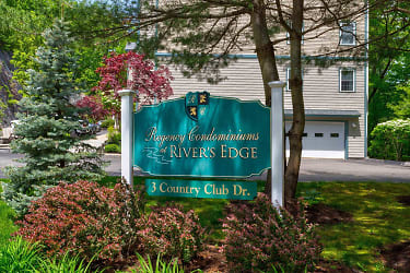 3 Country Club Dr #103 - Manchester, NH