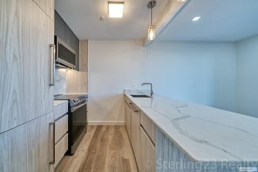 30-41 31st St unit 4R - Queens, NY
