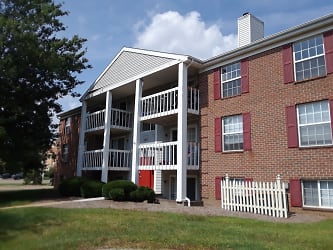 Williamsburg Suites & Garden Apartments - North Canton, OH
