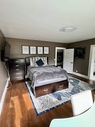 1820 Albany Avenue Unit Bed 3 - West Hartford, CT