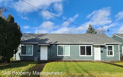 827 SW 11th Ave - Albany, OR
