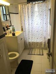 490 Beverly Rd #C5 - Teaneck, NJ