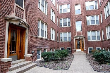 4844 W Wrightwood Ave unit B1 - Chicago, IL