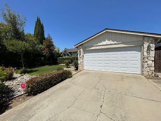4821 Yellowstone Park Dr - Fremont, CA