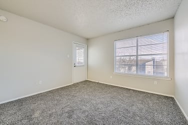 Rise Bedford Lake Apartments - Bedford, TX