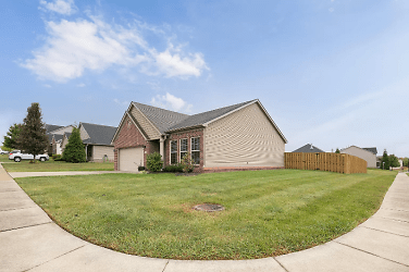 114 Riddell Dr - Georgetown, KY
