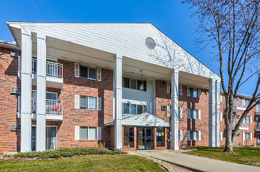 Pearlwood Estates Apartments - Inver Grove Heights, MN