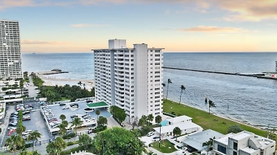 2100 S Ocean Dr #9A - Fort Lauderdale, FL