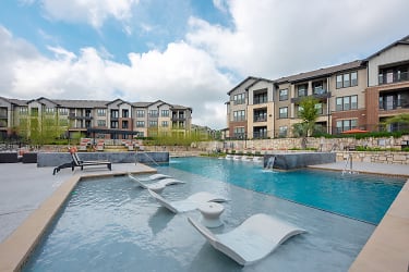 Fifty02 Westover Hills Apartments - San Antonio, TX
