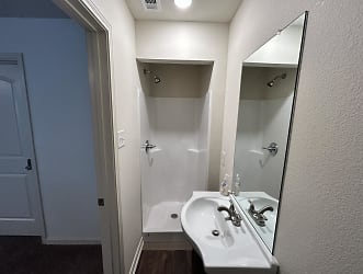 Room For Rent - Converse, TX