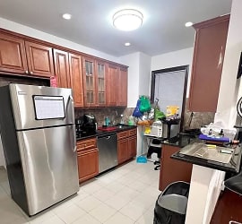 23-24 28th Ave unit 1R - Queens, NY