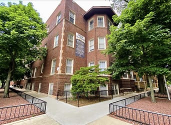 3505 N Pine Grove Ave - Chicago, IL