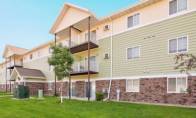 Minot Place Apartments - Minot, ND