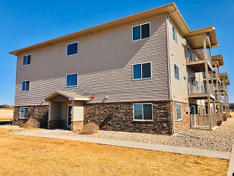 2208 33rd St NW unit 104 - Minot, ND