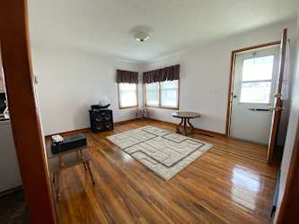 900 4th Ave NE - Independence, IA