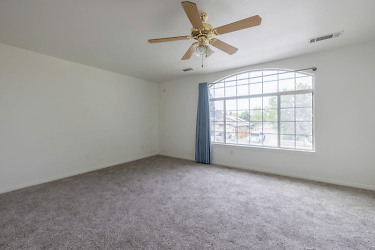 11709 Leigh River St unit 8 - Bakersfield, CA