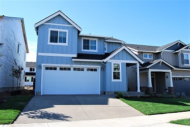 2655 NW Eric Dr - Mcminnville, OR