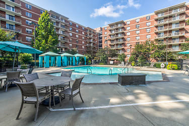Sterling Glenwood Apartments - Raleigh, NC